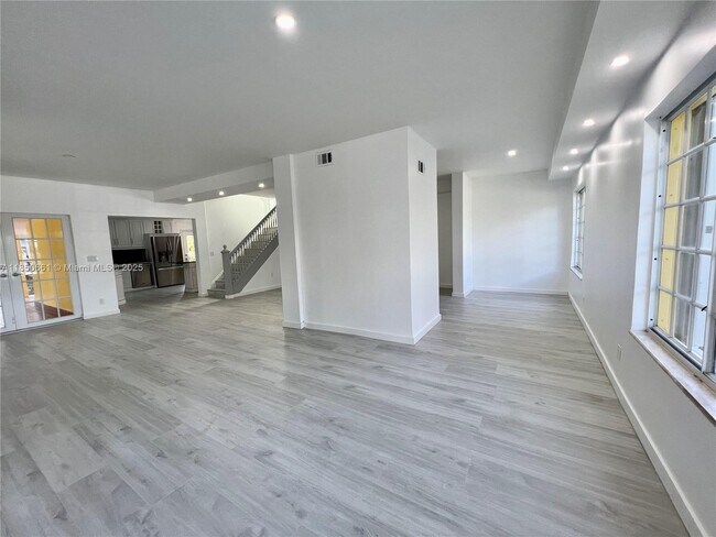 Building Photo - 1336 SW 14th St
