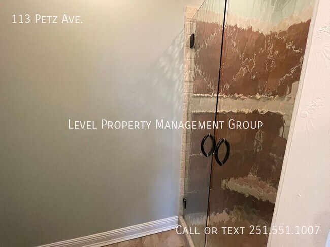 Building Photo - 113 Petz Ave