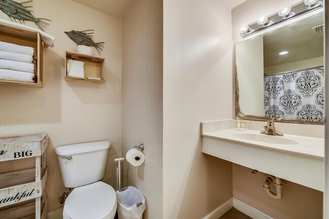 Building Photo - 104 Gulfside Ct