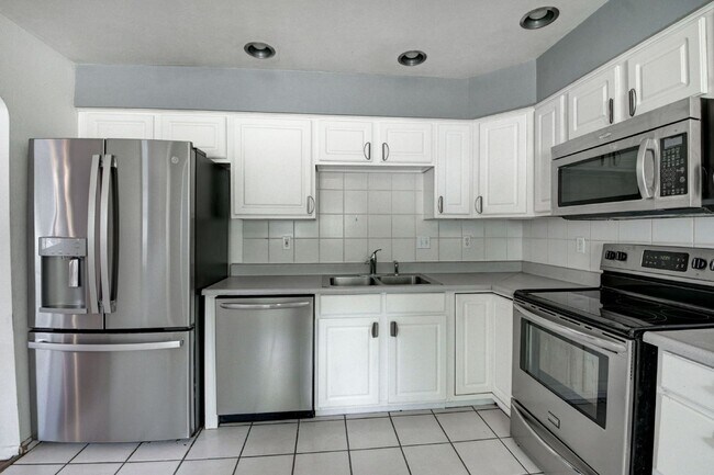 Building Photo - $2,595- 4 Bed, 2 Bath Home in Arvada with ...