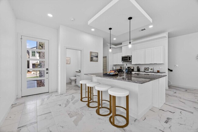 Building Photo - 2908 El Fenice Ln