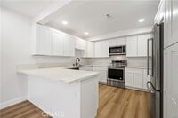 Building Photo - 1360 Shadow Ln