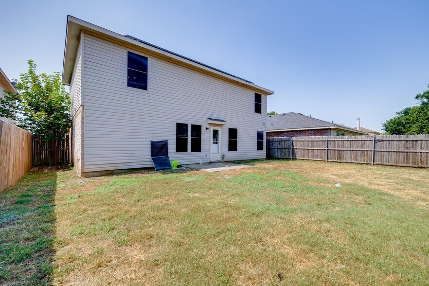 Building Photo - 4260 Meadowknoll Dr