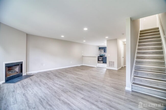 Building Photo - 149 Keswick Dr