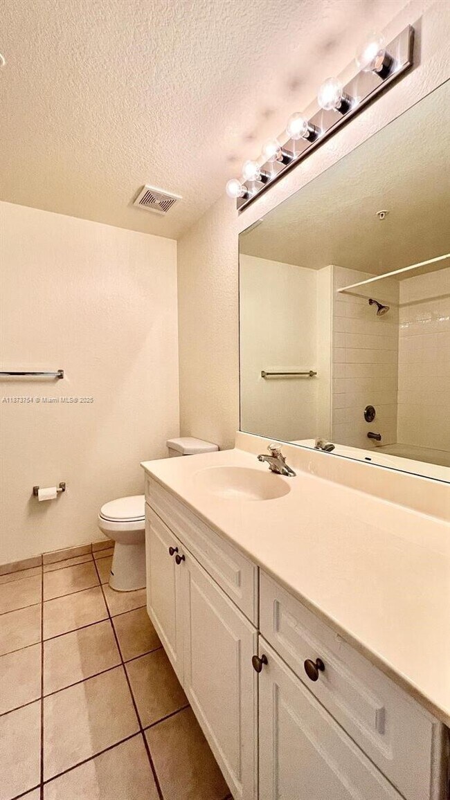 Building Photo - 3019 Alcazar Pl