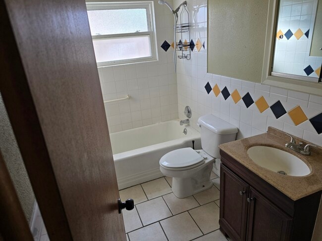 Building Photo - 70 Amherst Ave