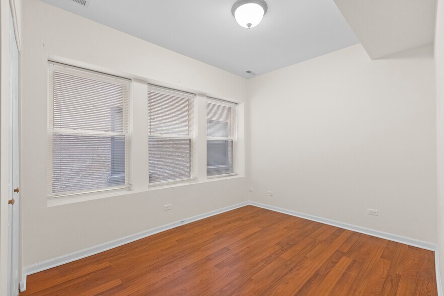 Building Photo - 7717 N Marshfield Ave
