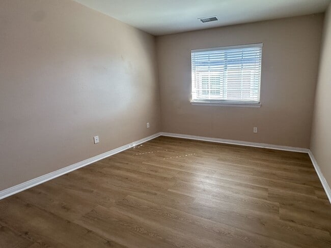 Building Photo - Available now! Beautiful 4 Bedroom Home for Rent in WOLF CREEK community of South Temecula!
