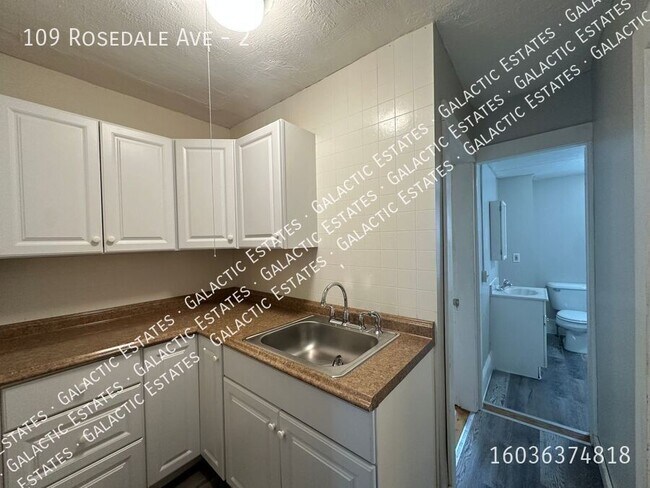 Building Photo - 109 Rosedale Ave