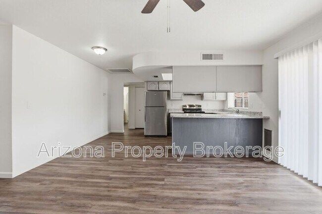 Building Photo - 3433 E Enid Ave