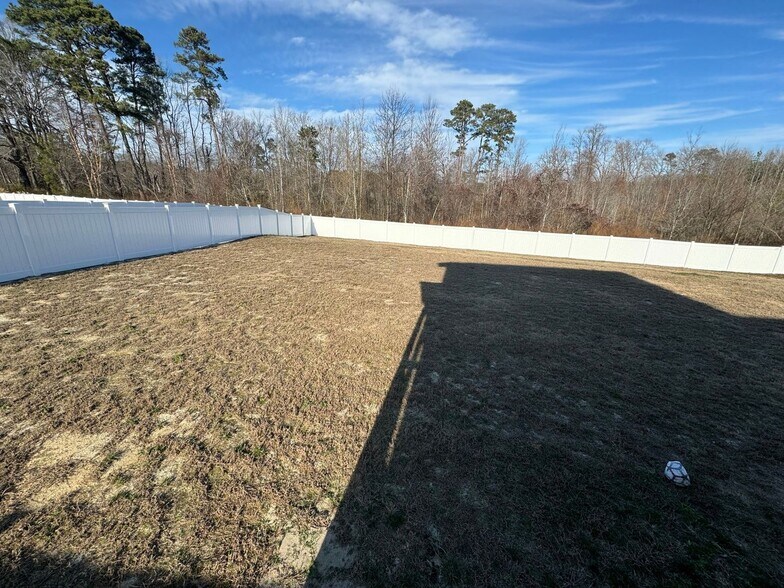 Building Photo - 123 Martins Mill Ct
