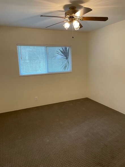 Third bedroom - 5631 E Vernon St