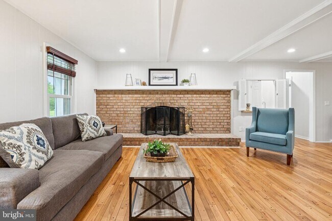 Building Photo - 13204 Lantern Hollow Dr