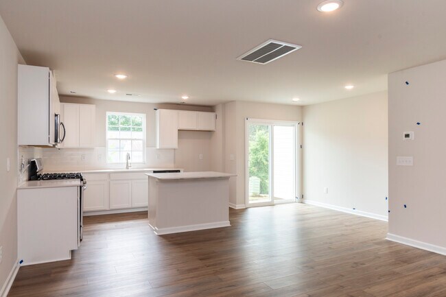 Building Photo - 717 McKissick Dr