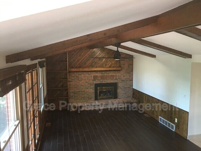 Building Photo - 9908 W 70th Pl