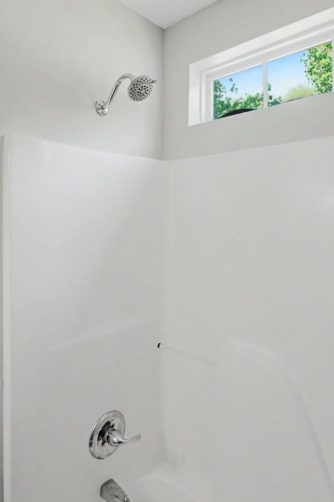 Building Photo - Beautifully Updated Ranch Home