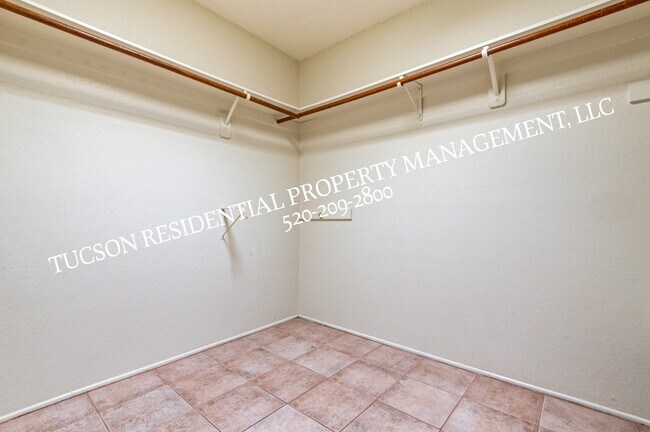 Building Photo - 5084 N Camino Del Lazo