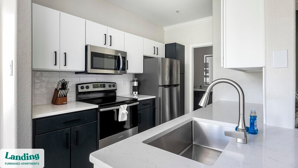 Building Photo - 1215 W Slaughter Ln