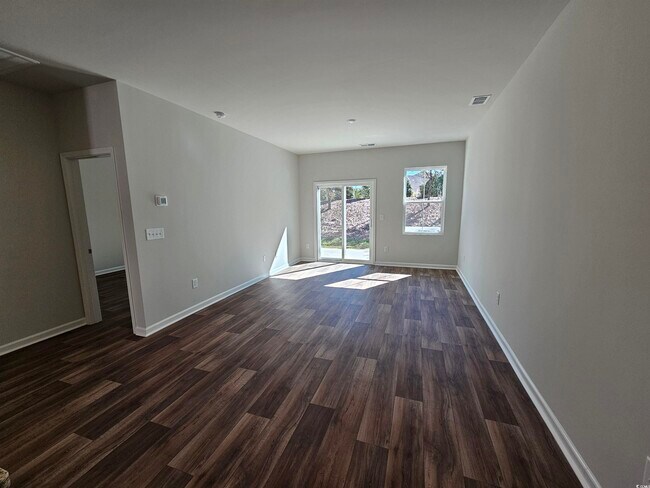 Building Photo - 2033 Northwest Dr