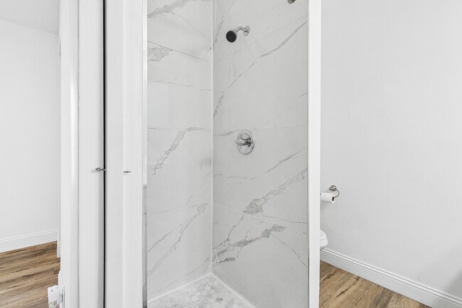 Building Photo - 7536 Courtyard Run E