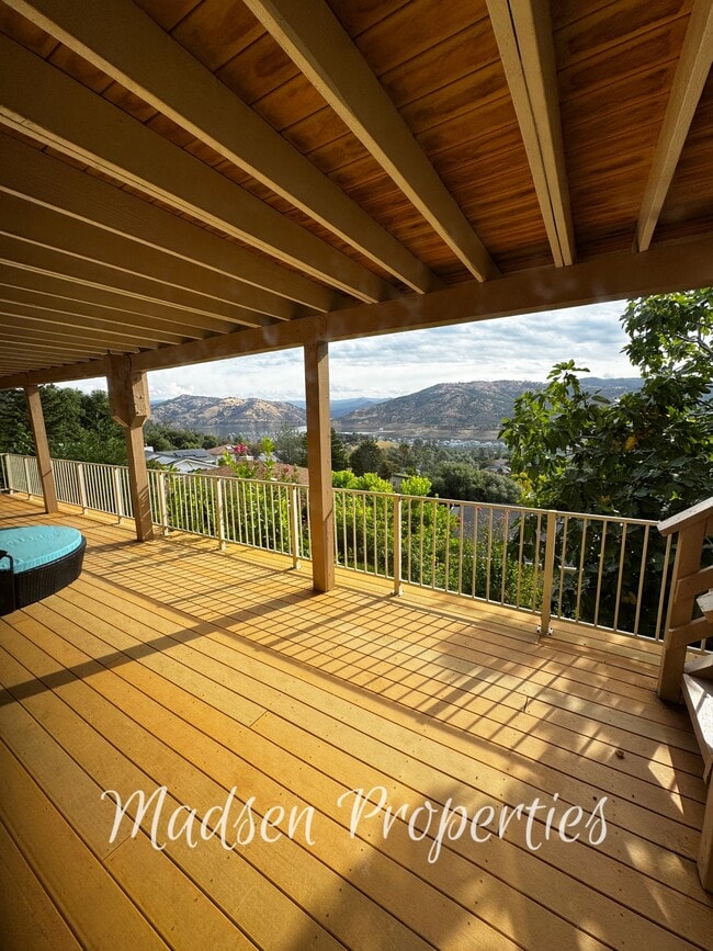Building Photo - 6367 Woodman Dr
