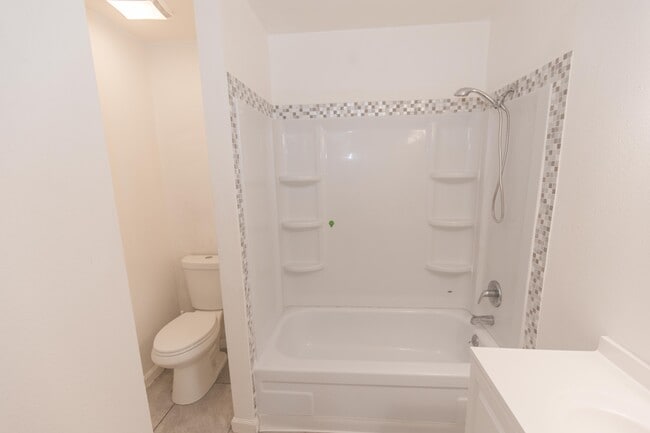 Building Photo - 3022 W San Gabriel Ave