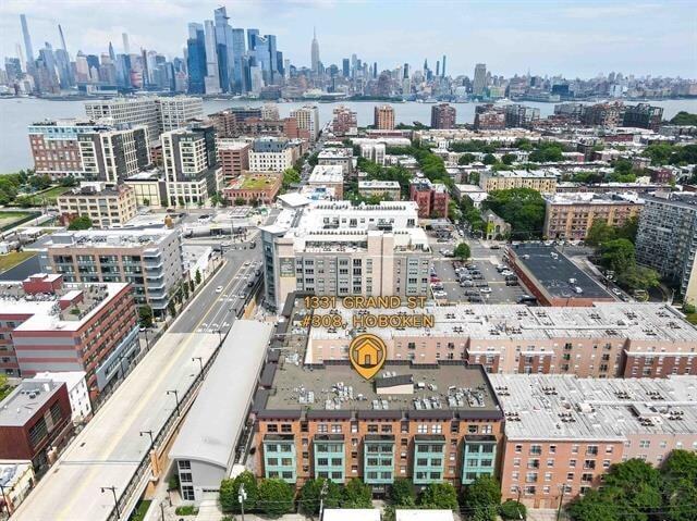 Building Photo - 1331 Grand St