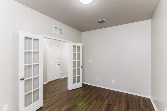 Building Photo - 11811 Dove Ranch