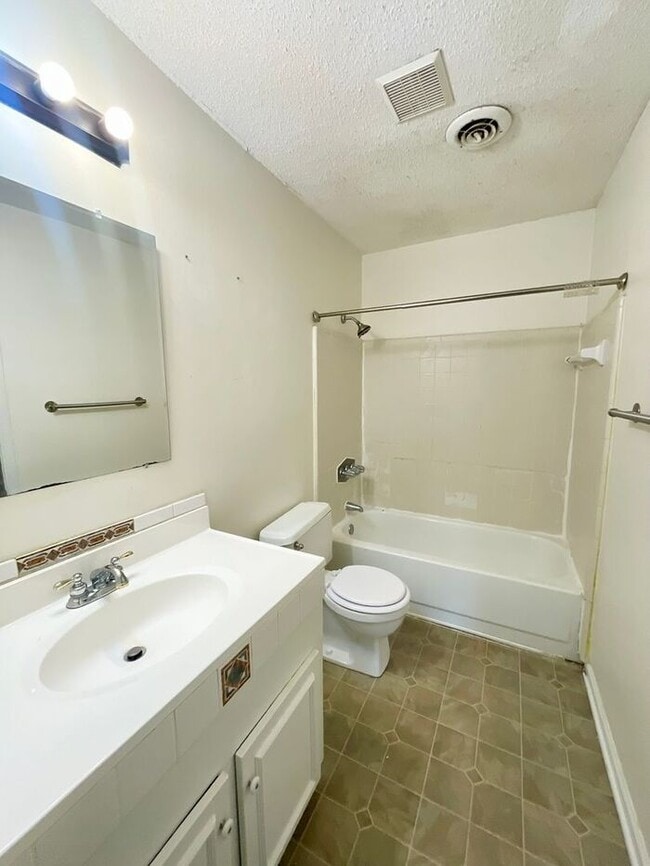 Building Photo - St. Andrews- Offering Self Guided Tour with RENTLY!