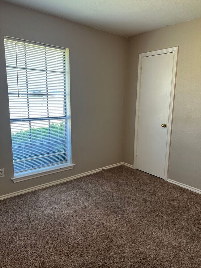 Building Photo - 11815 Garden Terrace Dr
