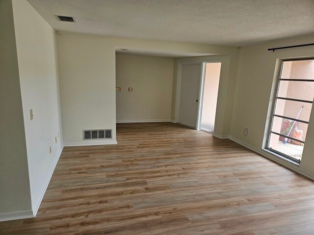 Building Photo - 8040 Canterbury Cir