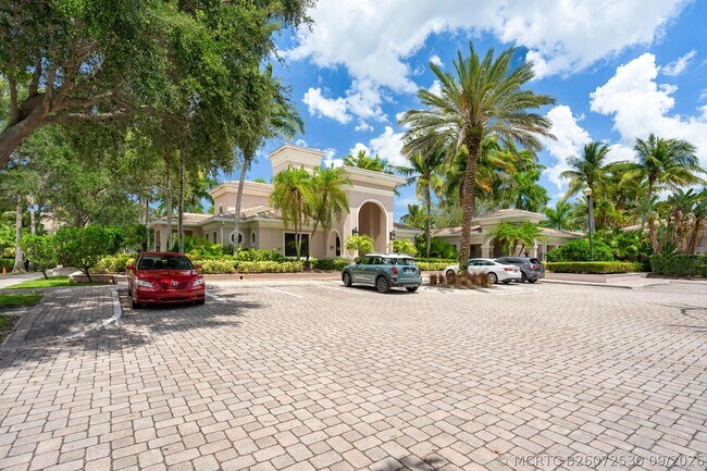 Building Photo - 3023 Alcazar Pl