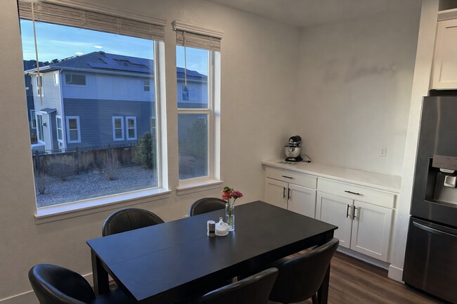 Building Photo - Westminster Station - Almost new- Pride Of Ownership!