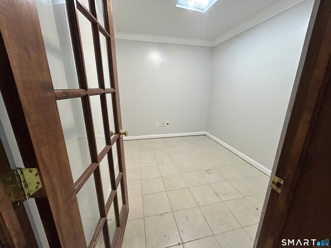 Building Photo - 14 Normandy Dr