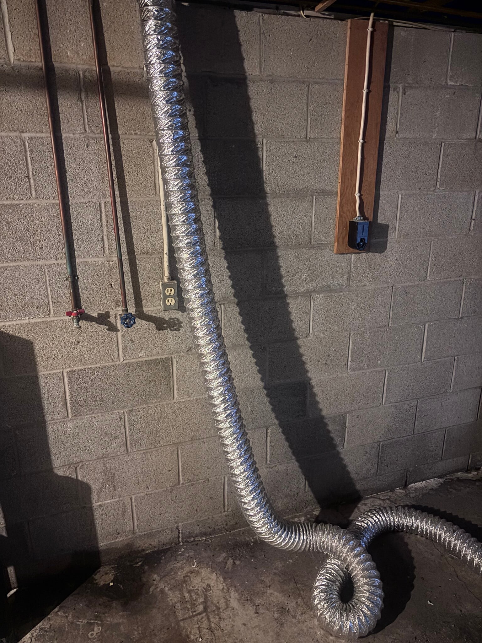 Washer and dryer hookup - 2617 Peach Ln