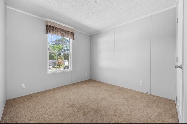 Building Photo - 8376 Huntington Ct