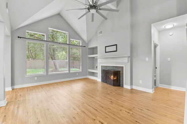 Building Photo - Charming 4-Bed in Clear Lake ISD – Move-In...