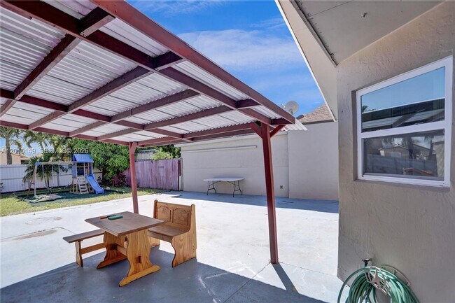Building Photo - 11854 SW 210th St