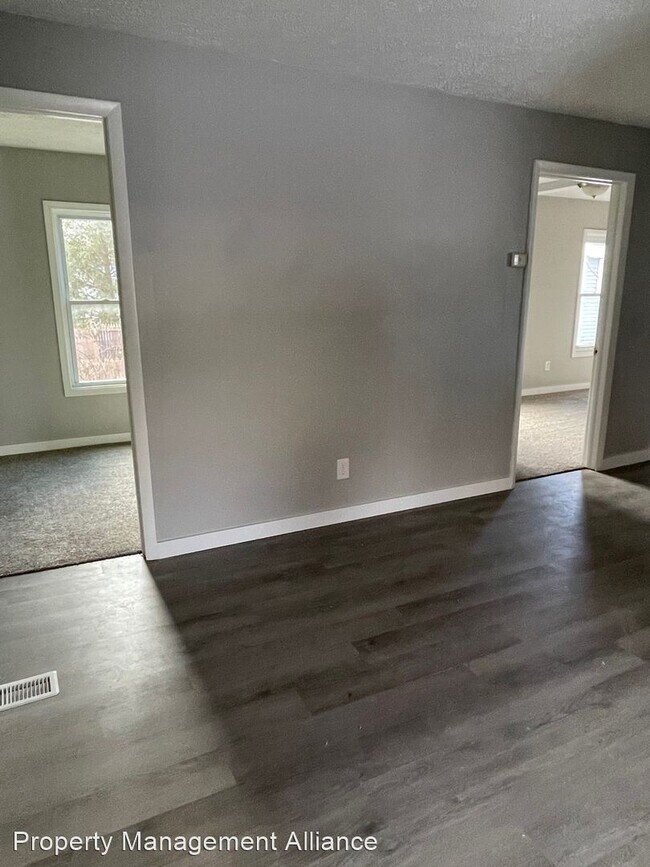 Building Photo - 3 br, 1 bath House - 303 Melrose Drive