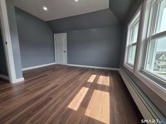 Building Photo - 68-70 Westfield Avenue Unit