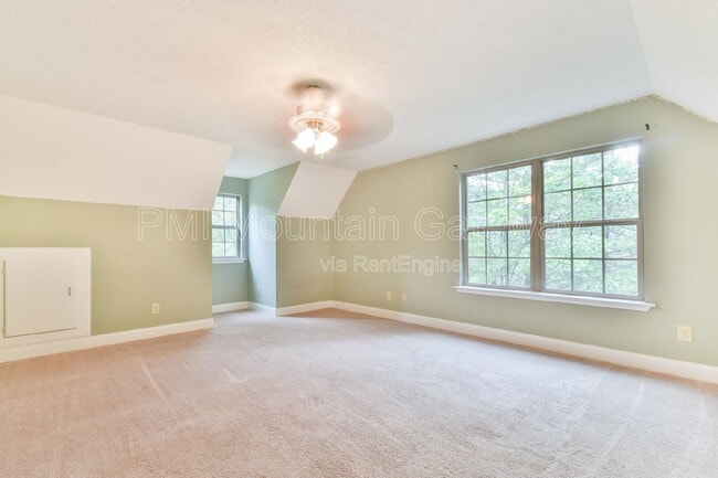 Building Photo - 11 Berg Strasse