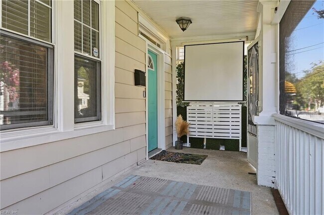 Building Photo - 920 Oaklawn Ave