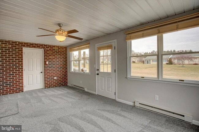 Building Photo - 2367 McCleary Dr