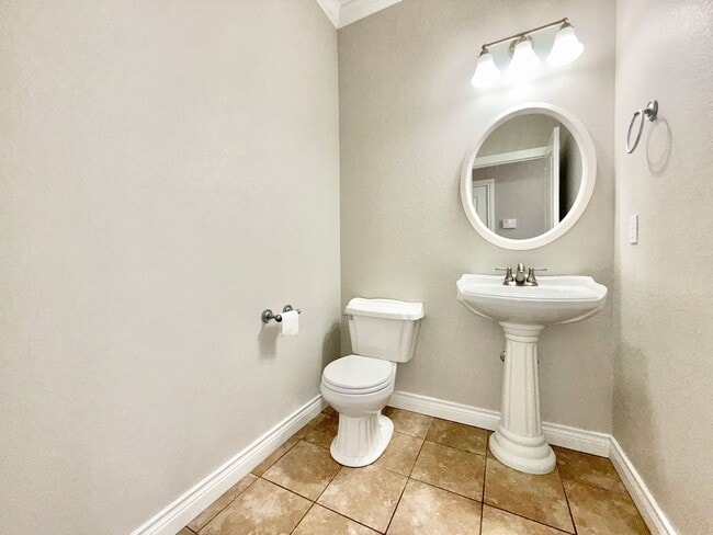 Building Photo - WELCOME HOME!