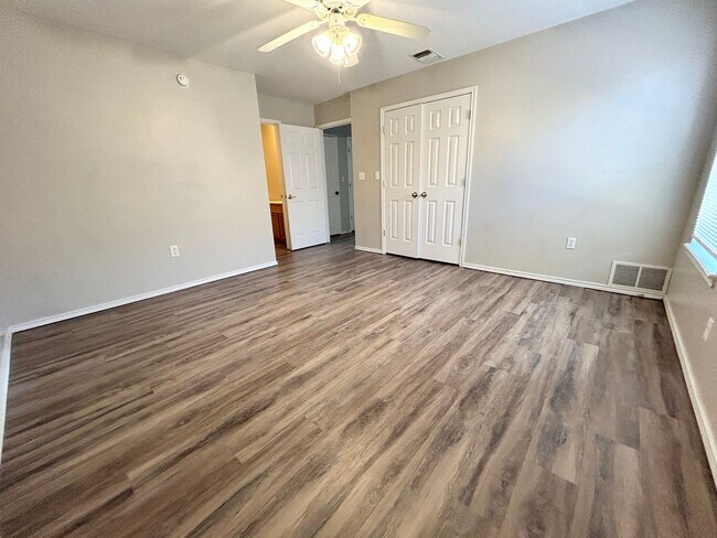 Building Photo - 1118 82nd St