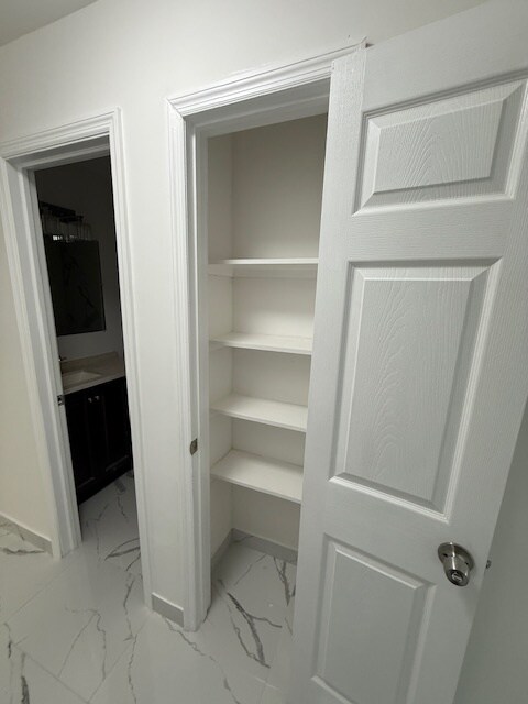 Building Photo - 5962