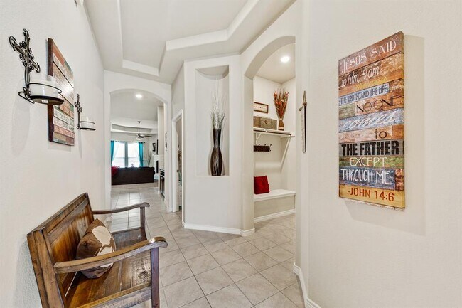 Building Photo - 932 Lake Cypress Ln