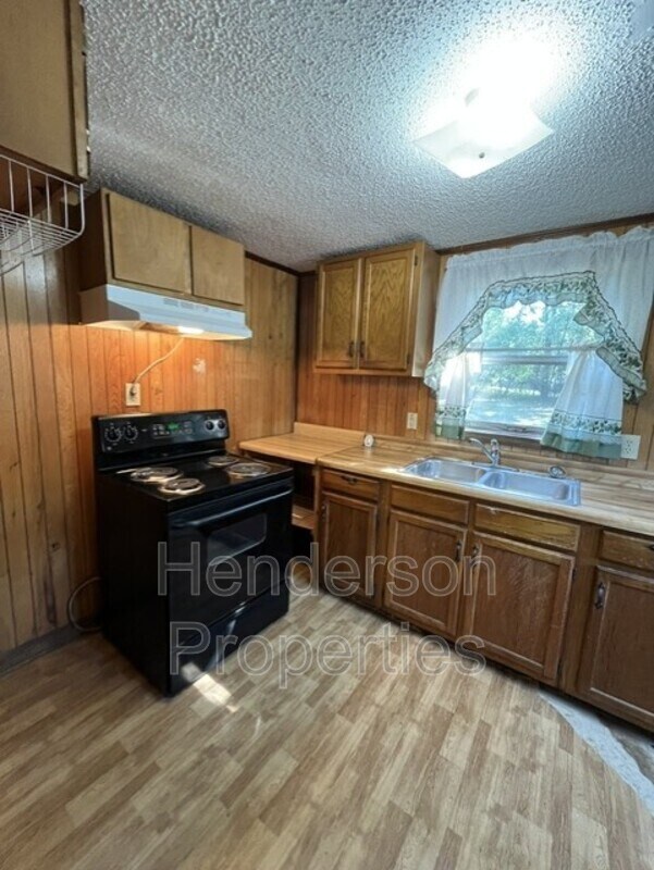 Building Photo - 529 Barringer Chapel Rd