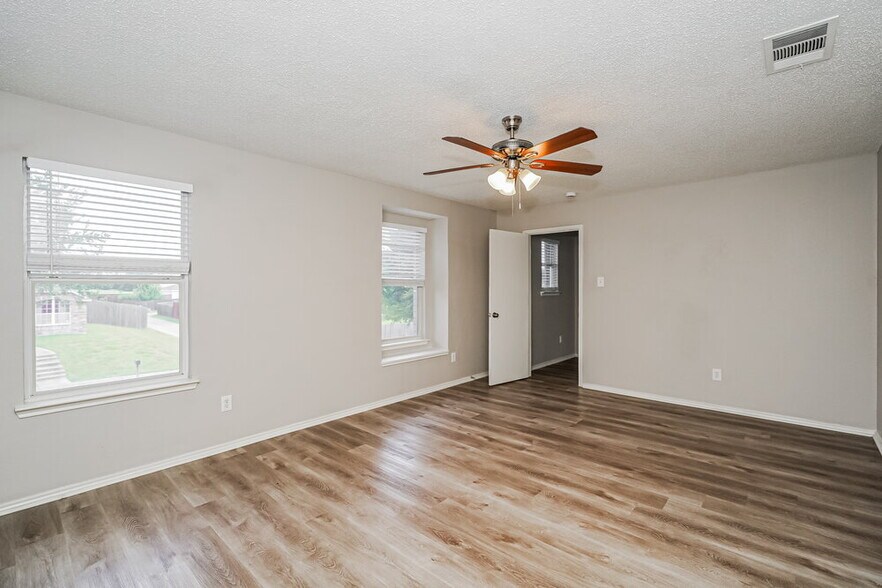 Building Photo - 2036 Silverado Dr