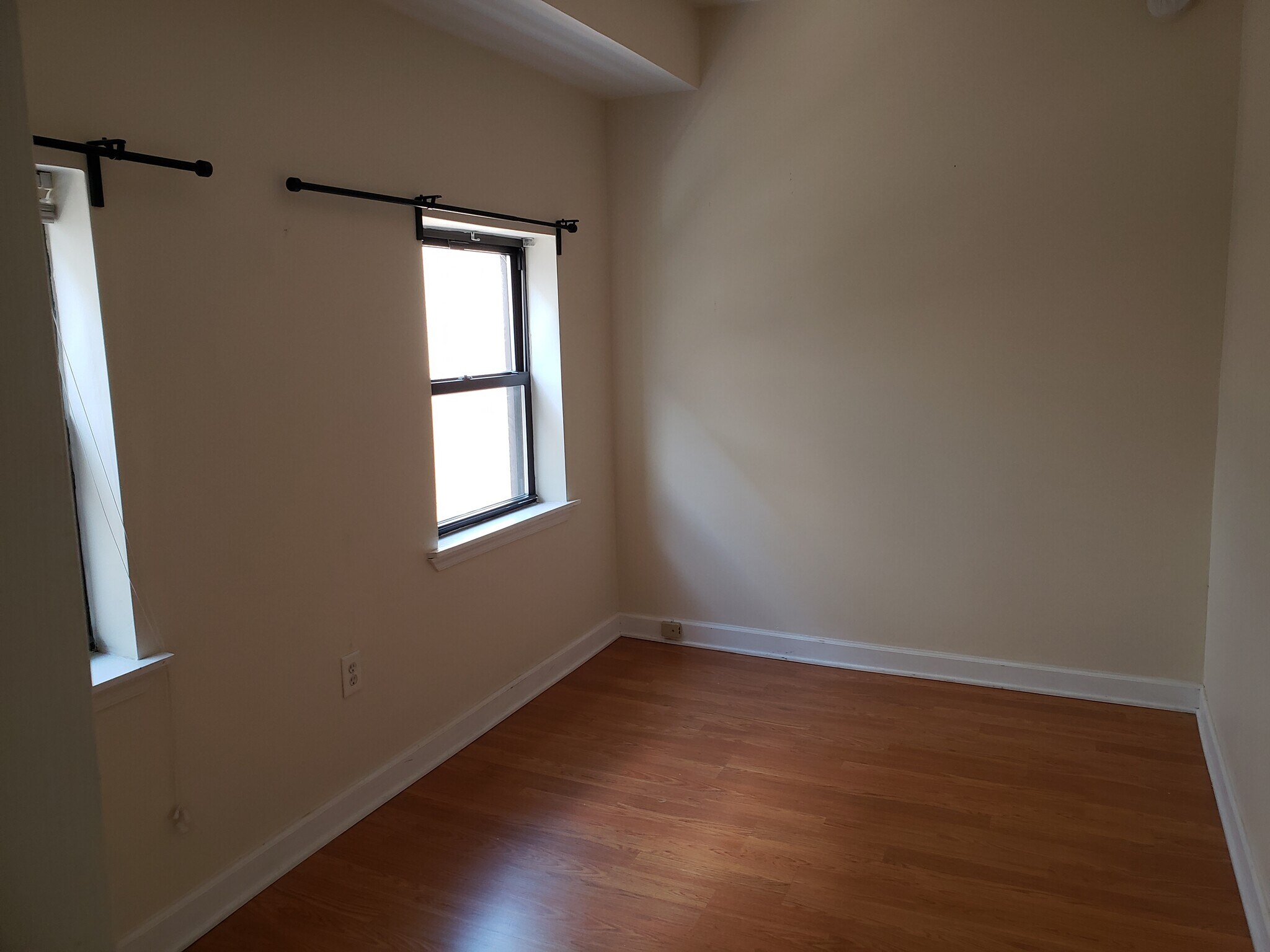 Building Photo - 319 Market St